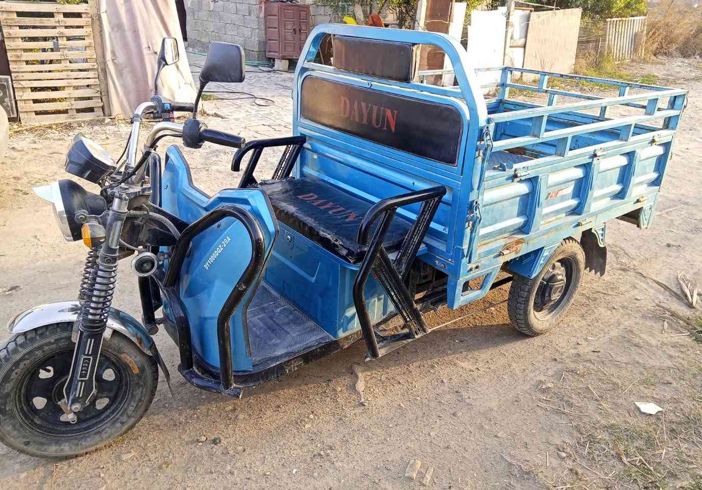 السلام عليكم ورحمة الله وبركاته
ستوتة شحن للبيع موديل 2023 بطاريات يتحملن شهر 
العنوان بغداد الغزالية 
للإستفسار 
التواصل على الأرقام التالية
***********
 ***********
