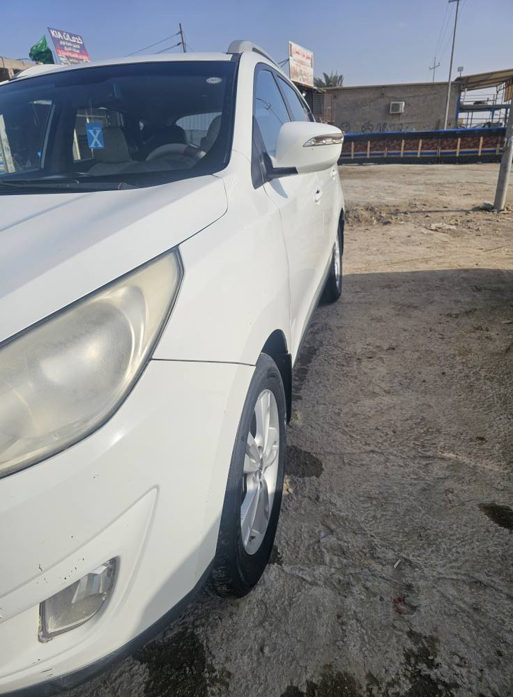 توسان موديل 10 رقم سليمانيه بأسمي بيها بارد فقط بدون قطرة صبغ  حداديه تبريد ثلج غرفه نظيفه سنويه مجدده ل 31. السعر 25 وبيها مجال مكاني الحله
للاستفسار *********** /***********
