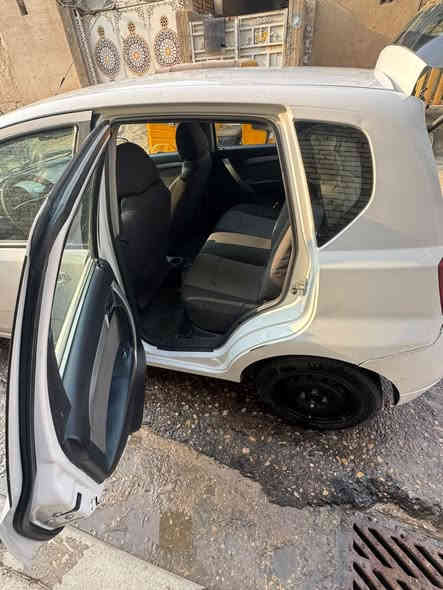 السلام عليكم 
للبيع شوفر ليت افيو وارد امريكي 2011
محرك مسكر 1600 
كير ومكينه وكهربائيات كله شغال
رقم بغداد مشروع وطني تحويل مباشر ثاني يوم 
مصفرة غرامات وهزة كاملة
ماشيه 81 الف 
تبريد شغال عوزه بس غاز 
السعر 52 ورقة وبيه مجال 
المكان العمارة الماجدية
الرقم  ***********
