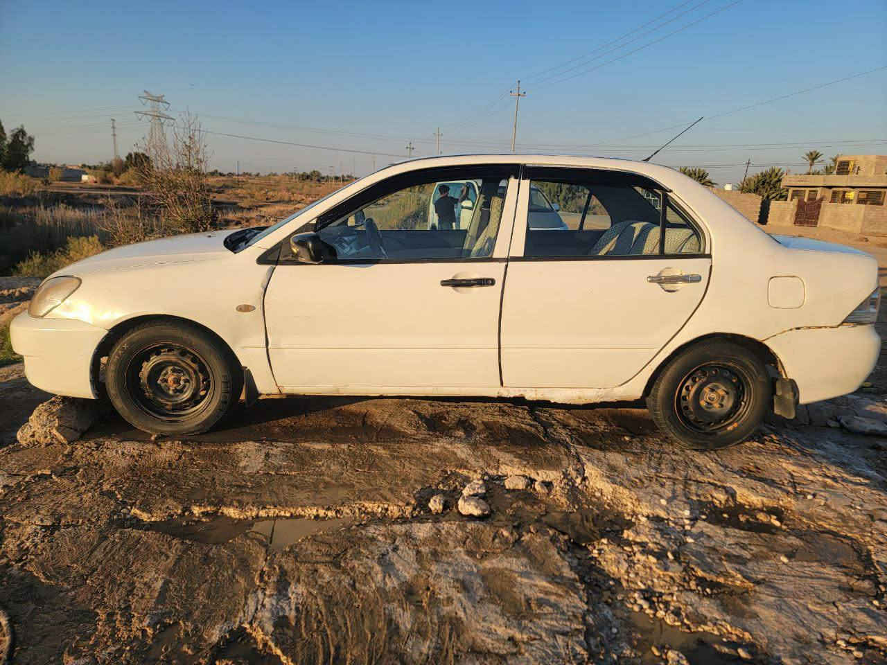 مسبوشي لانسر 2013 قادسيه جاهزة من كلشي محرك كير تبريد ثلج حداديه بيه جاملخ خلفي وامامي صبغ عام مكانه ديوانيه شاميه سعره 48 قفل***********
