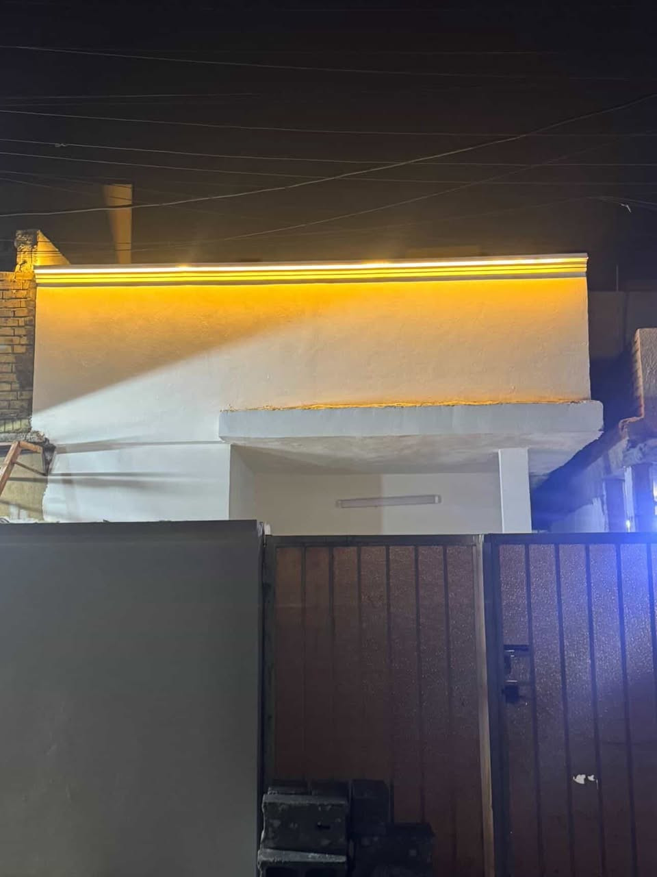 بيت للايجار مساحة 120 متر طابقين غرفتين نوم وحمامين وهول ومطبخ موقعه فرع اسواق ابو رائد للاستفسار الاتصال على رقم حصراً 

***********
