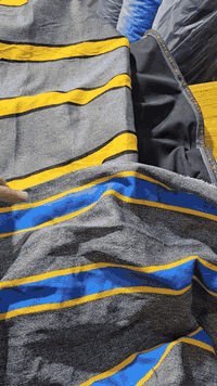 جمله ومفرد لاصحاب المحلات والمواكب 
الطول ٨م بسعر ١١٠ فقط  وكذالك يتوفر الجادر الابيض الثقيل  (مناسبات)  
***********
