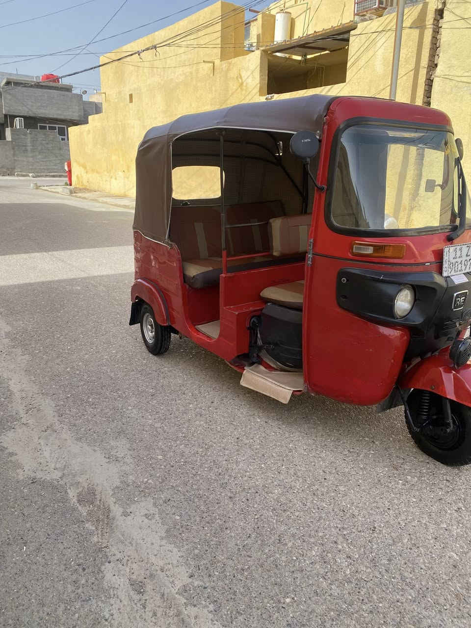 تكتك للبيع مديل18 رقم وسنويه بغداد انكليزي.   التكتك بلاديه  لا ضربه ولا معجون فقط لغد مرشوش جماليه والباقي الكشر كفاله التكتك نضيفه كلش مكينه واكسل تجفيت جديد ع السحك تخم تاير جدد هورنات بوش مسجل جديد دوشمه وكاعيات جديده وربي من ايدي للشارع تكتك مال بيت  عنواني خان بني سعد ديالى ***********
