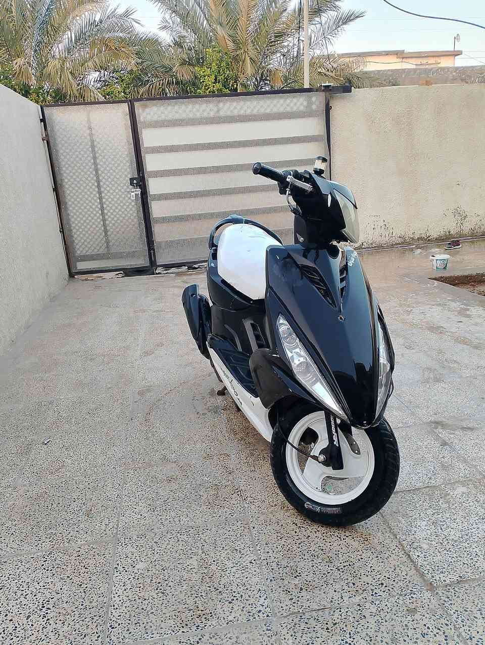 للبيع ماكس مضلع موديل 2023 جاهزة السعر 350 وبيه مجال بسيط مكاني مقابيل منشاة نصر زملة حمدي ***********
