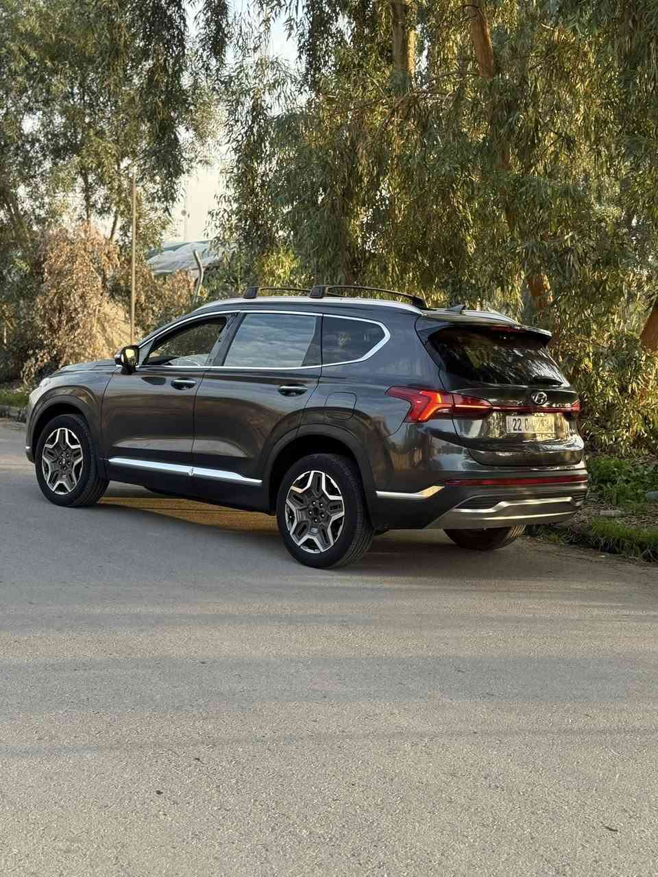 المواصفات
سنتافي هايبرد٢٠٢٣ محرك سمارت ستريم 
Smart stream 
السياره فوووووول
كشنات جلد هيتر وتحكم كهربائي متعدد الحركات
بانوراما على طول السقف
كاميرات امامي وخلفي وجانبي
تحكمات ستيرد وتحكم ذاتي قيادي
نظام قياده تبديل ثلاثي ايكو، سبورت، نورمال
4 ويل و2 ويل
ويل كروم ٢١
باب الخلفي شفط
تبريد قطعتين 
بردات خلفي اصلي
ومتروسه مواصفات اخرى
السيارة بيها صبغ اربع قطع بدون دواخل 
سعرها 225 وبيها مجال 
للتواصل ***********
