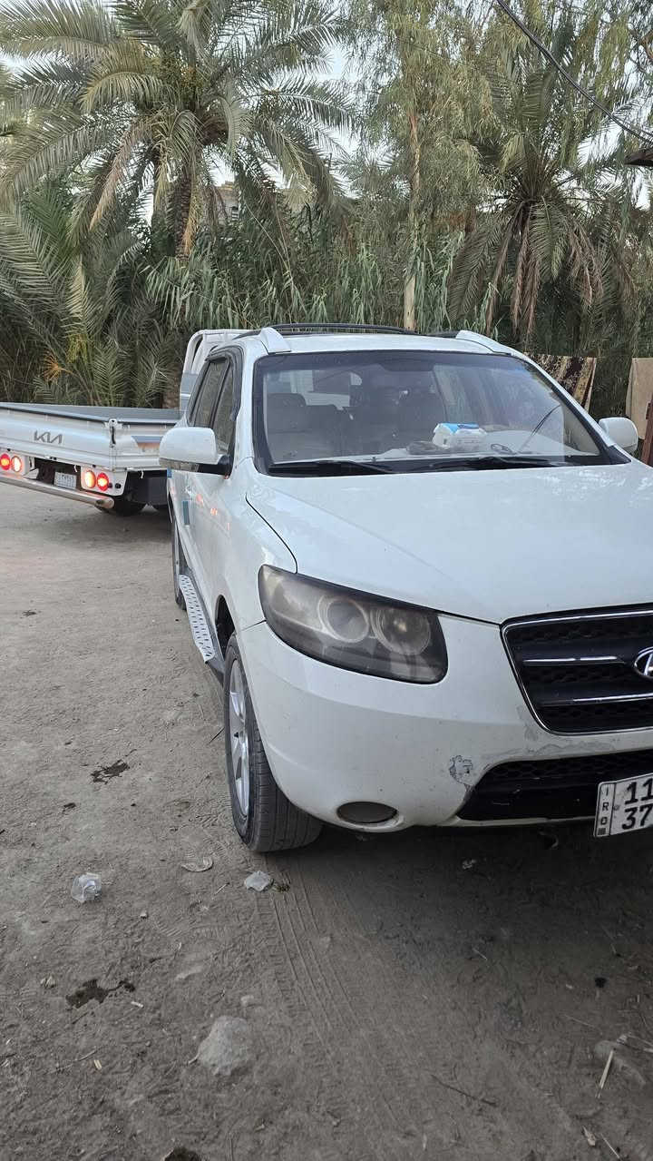 سلام عليكم سنتافي ٢٠٠٩ للبيع فتحه حساسات خلفيه كامره سبعه راكب مكينه وكير وحداديه جديده تخم تاير سياره خير من الله رقم بغداد بسمنه بيه صبغ صفحه السدر ورشات صبغ مكفوله من الضربه القويه والجفيه 
لتواصل ***********
كربلاء الحسينيه
