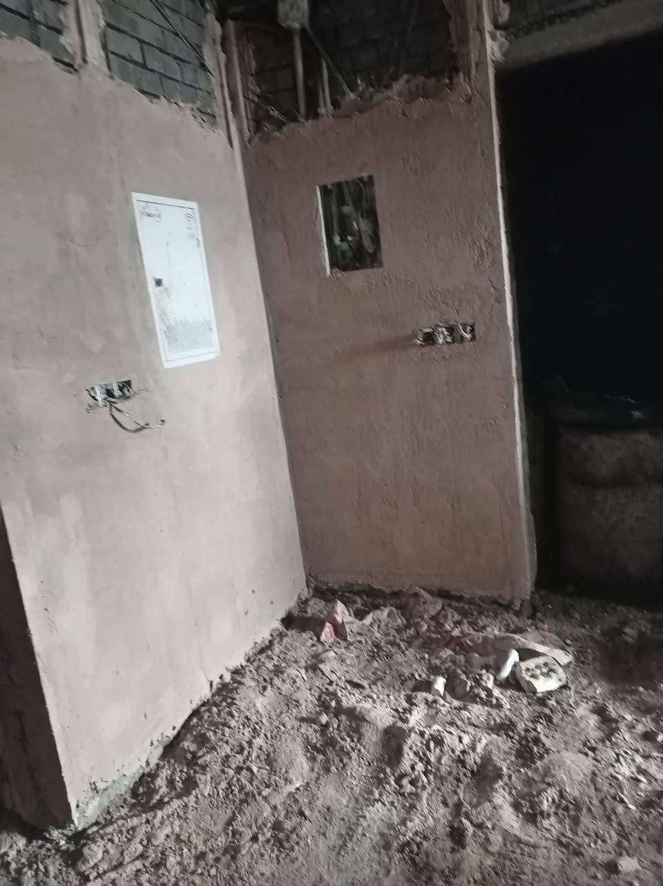 السلام عليكم يوجد كادر *********** مبيضجي وشغل درجه أوله وشرط استلام مهندس وكبان وليزر ا جص وبورك وتشميع اسمنت المتر ب٧ الف ويضا نشتغل كرسته وعمل إذ تحب قطعي  بس شغل الي يرضي الله وتحياتي للجميع الرزق على الله
