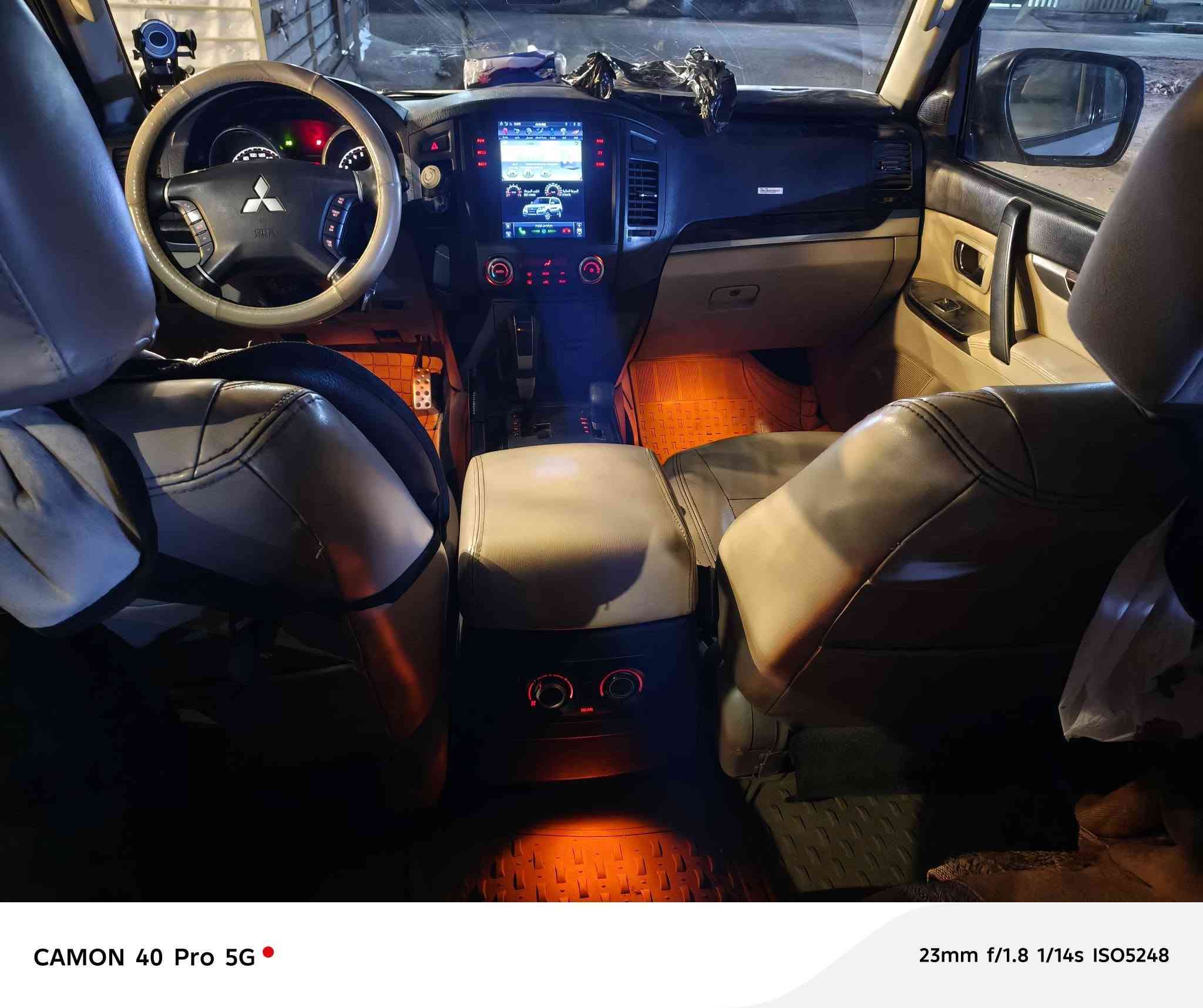 ‏السلام عليكم
----------------------------------
#للبيع أو المراوس
#باجيرو 2013 
وارد خليجي  GLS 
محرك 3500  v6  المرغوب 
———المواصفات———
فتحة سقف (سلايد)
3 قطع تبريد
سبعه راكب
كشاف + زراكات لايت
حساسات خلفيه
اشارات بالمري  +شفط ترحيبيه
جناح خلفي
كراسي جلد مال شركة
ثلاجه
كرسي كهربائي 
شاشة  اندرويد تلفزيون 
تخم تايرات جديد
دفع خلفي و رباعي
 زرع عدسات زينون 
باتري جديد 
صدر جديد 
مسويلها معالج طسة سيارة جديدة وناعمة كلش مال جناي
و السونار مرفق مع الصور
(( رقم بغداد دولي باسمي تحويل ثاني يوم ))
((هزه جديده وسنويه ل 2030 )) 
-------------------------------
مكفولة من الصبغ بيها بارد قليل يم البك لايت وشخط بالباب
------------------------------
#السعر :159 بيه مجال بسيط 
الرقم : ***********
أو   ***********
