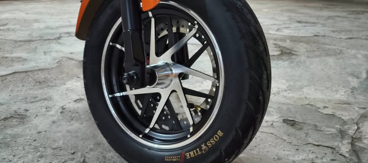 دراجه شحن(R9)مديل( 2026) نضيفه وبحالت الوكاله ستعمال قليل وخاليه من اي عطل وكلشي بيها شغال وشرط لكفاله وصلها موجود ول ويل الأمامي نجمي سرعتها بل عداد (109)  ملفها (2000) وكل غراضها كامله ول أصليات سعر  جايبها من لوكيل ب(600) سبب           البيع محتاج فلوسها سعر(٥٠٠) مجال قليل حك جيه المكان شط العرب الجزيزه الرقم ***********
