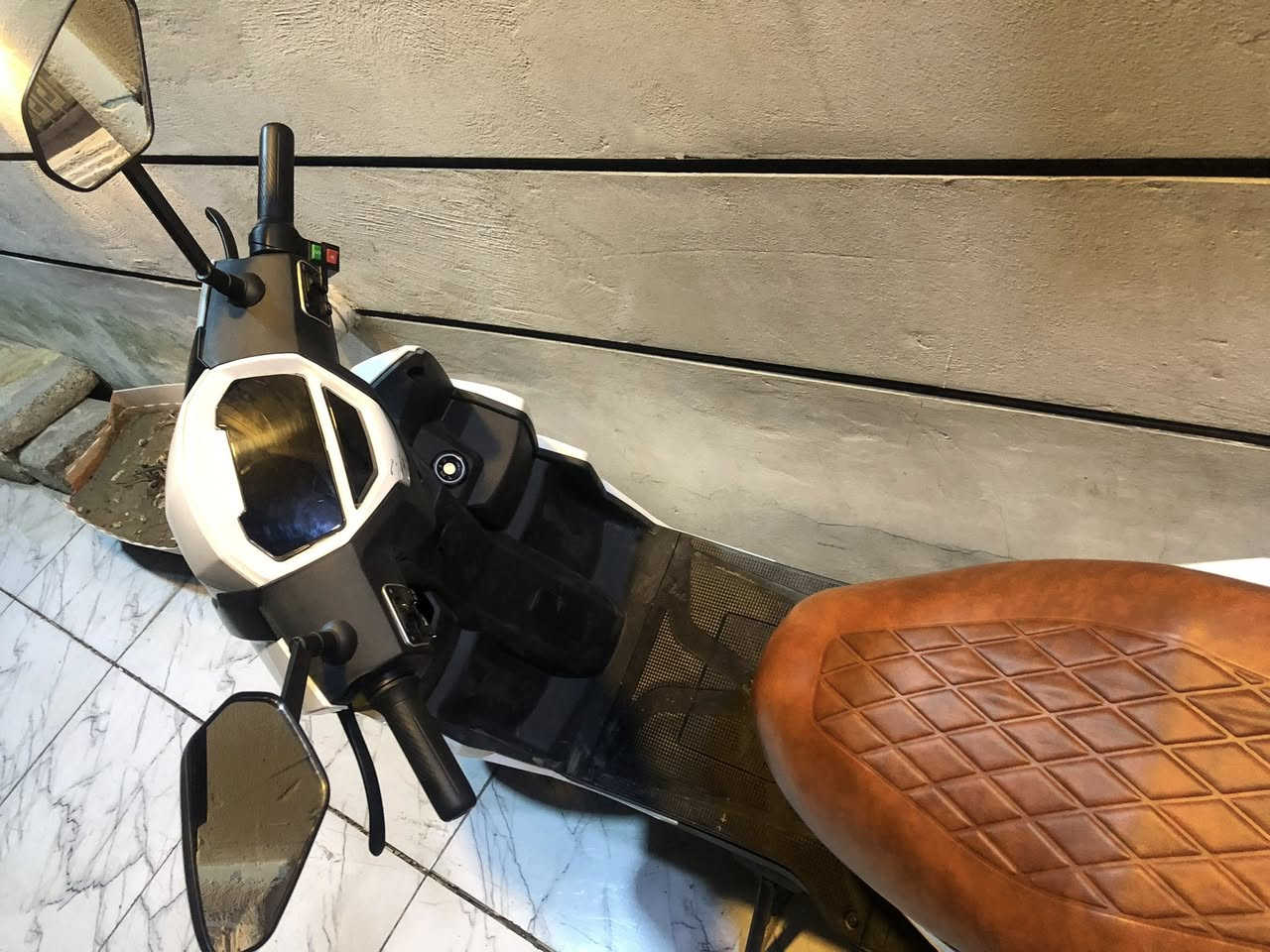 سلام عليكم دراجة سكنس شحن موديل 2025 6بطاريات الدراجة خير من اللة بعدهة جديدة مصارلهة سنة من اخذهتهة سرعتهة 70 حقيقي تمشيك 50 كيلو بل شحنة الوحدة يجي وياها شاحنة اصلية السعر 650الف وبي مجال للشراي مكاني بغداد الطوبجي 

أي استفسار ***********
