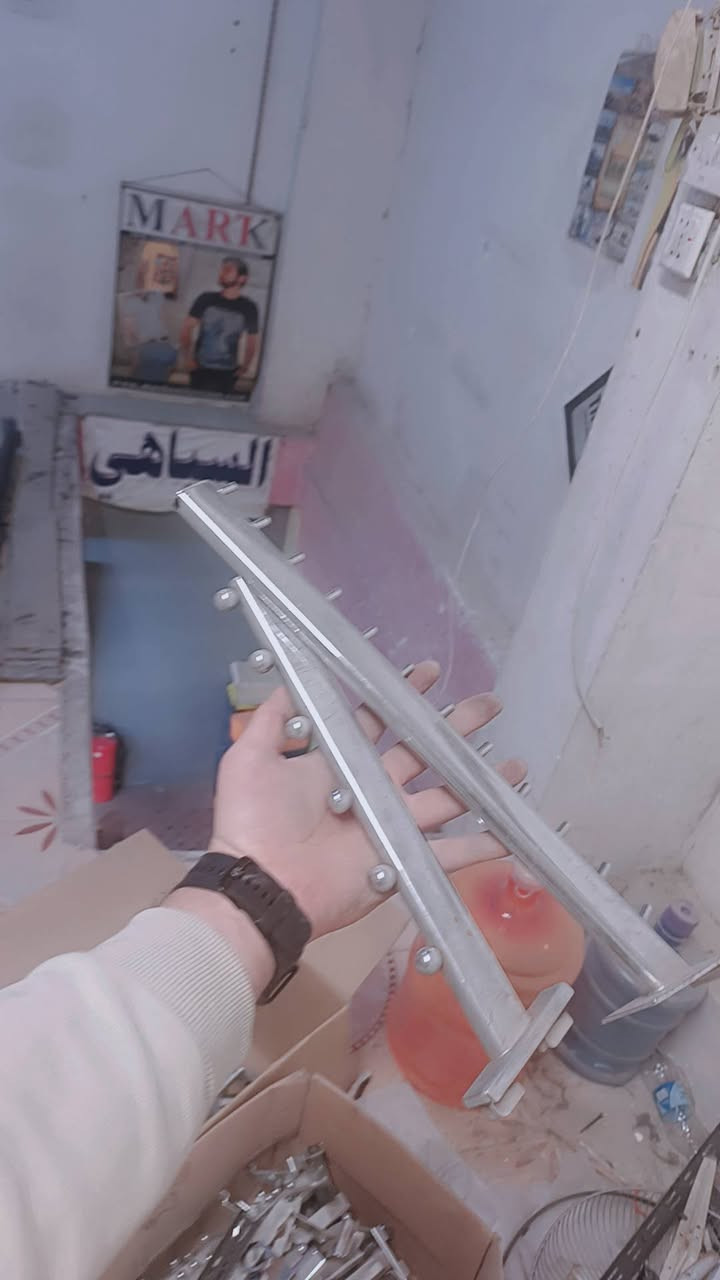 سلام عليكم  تصفيه محل  رفوف  +ألواح  خشب قياسات  مختلفه + اذرع ملابس  +اذرع ستان  احزمه   فإن  هواء عازل تراب  عنوان الشعب سوق شلال   أنسب  أسعار  اتصال ***********
