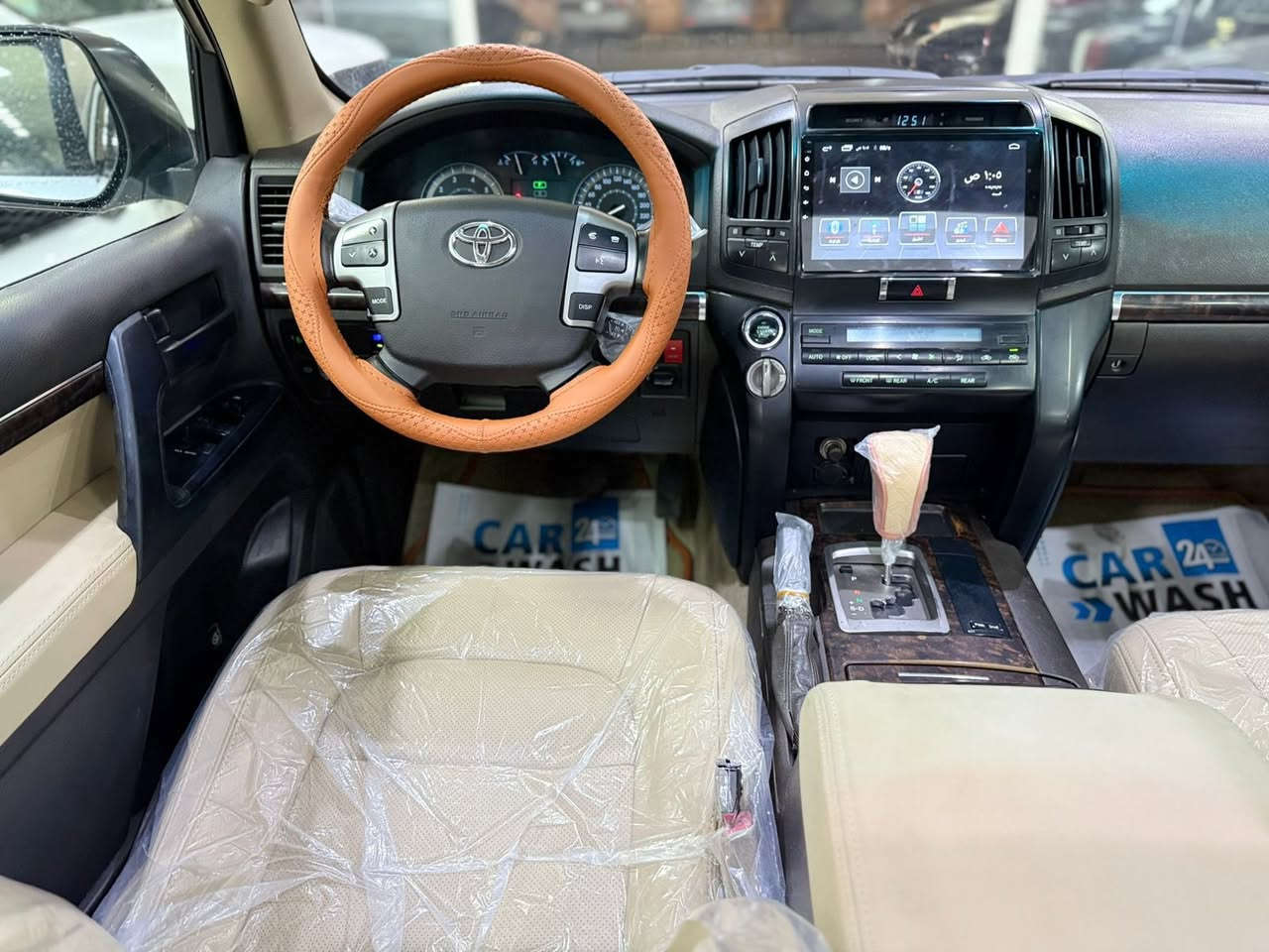 لاندكروز موديل: 2009
فول مواصفات 1/1 
6 سلندر
مكان السياره النجف الاشرف 
رقم الهاتف :***********
