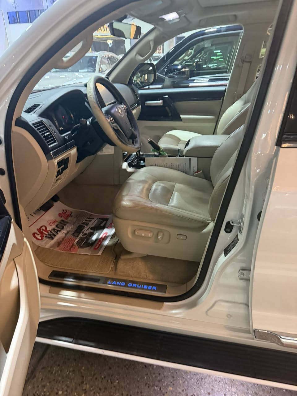سلام عليكم
لاندكروز موديل 21 
Gxr
ماشيه 33000 السياره كلش جديده السعر 56000$
***********@

