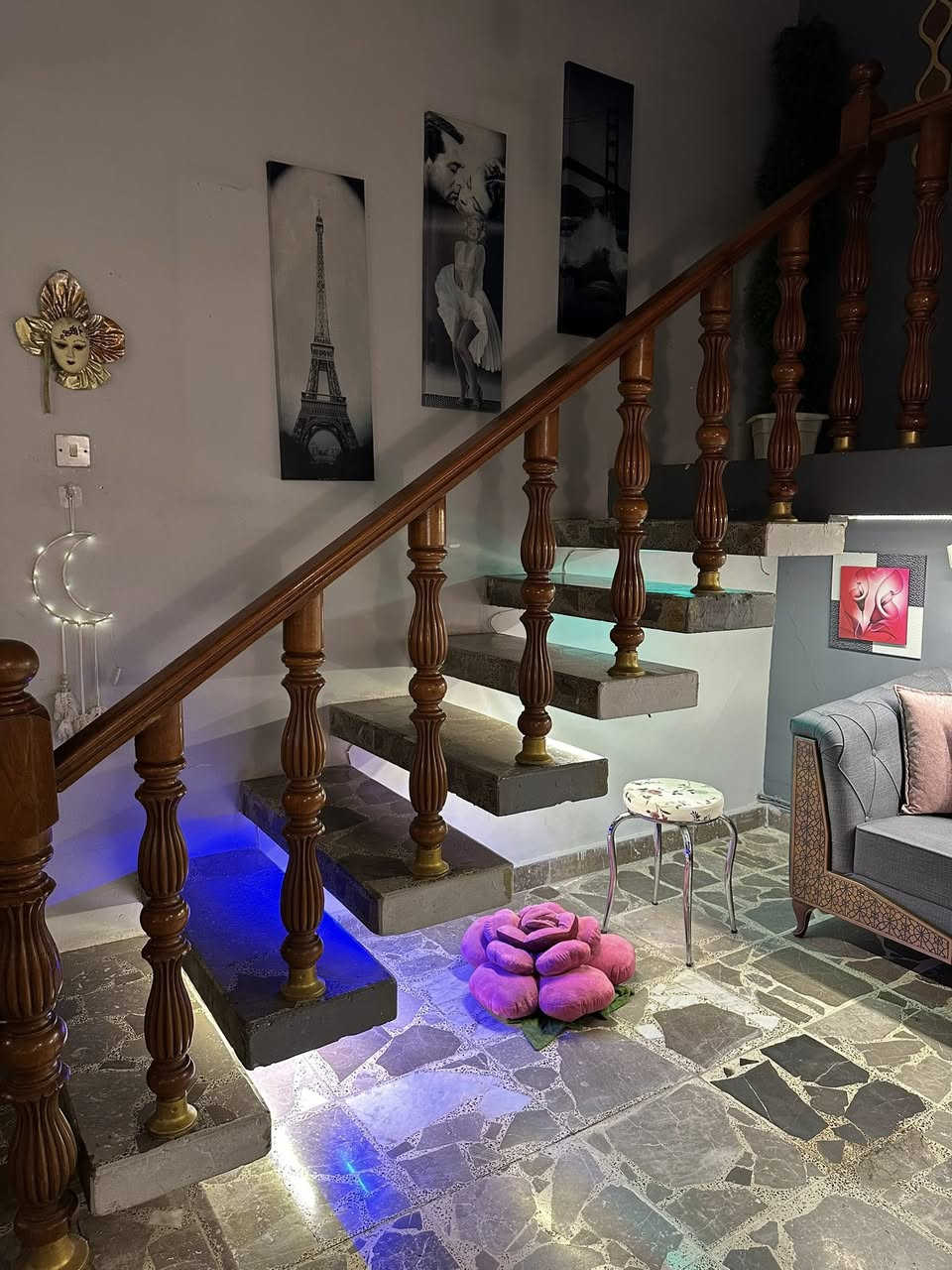 للبيع تخم تركي اسود ٨ مقاعد سرير يصير مابي اي ضرر بردات  بوفيه فقط تلفزيون وياهة لوحات طبله وسطيه تركي زوليه برلنت ٣ في ٤   تخم عراقي وردي وصاصي ٥ مقاعد جديد غير مستعمل  موكيت ويا ٢ في ٣ العدد ٢   غراض للبيع  غرفه نوم ماليزي تكمه ٧ قطع كلشي وسعره مكاني بغداد حي القاهره السعر ع خاص رجاء


**إذا كنت صاحب هذا الإعلان وتريد حذفه لأي سبب، رجاءا أرسل رسالة إلى الدعم الفني**