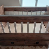 تخت اطفال + عربانه اطفال الاثنين 100 الف  07722868991