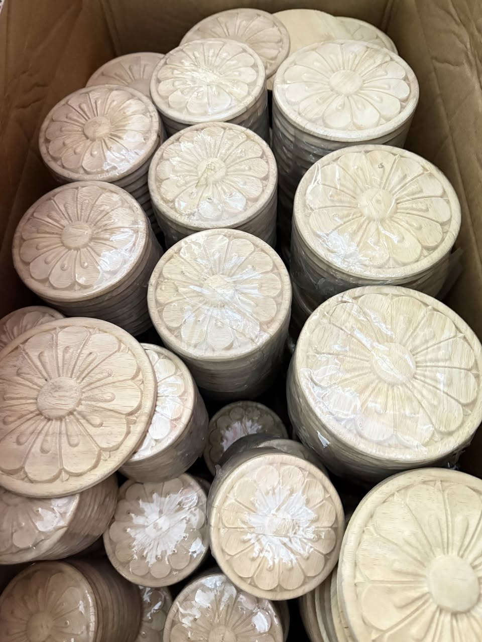 مختلف النقوش الخشب زان صيني درجةًاولى البيع شلع كلهن بسعر جدا جدا مناسب 
للاتصال ***********
واتساب ***********
