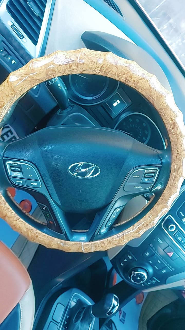 السلام عليكم..
1.سياره سنتافيا لون برتقالي 
2.موديل 2017 
مرقم بغداد (تحويل مباشر) 
السياره ليبل واحد بدون صبغ شرط
وراد أمريكي بدون حادث 
سونار موجود وياه
3.محرك 2400 jDi
4.تخم تاير جديد 
5.تبريد ثلج ممتاز جدا 
6.بطارية جديدة
7. فول تحكم ستيرن 
أرضيات جديدة 
سياره حلوه مواصفات معرفة هواي بيه مواصفات 
الاتصال على الرقم التالي. العنوان بغداد التاجي سبع البور شارع 60
***********
***********
