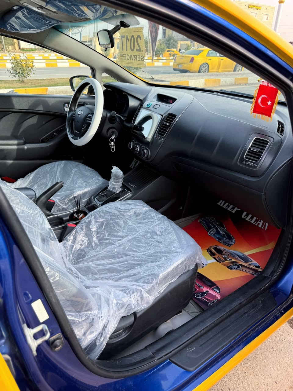 السلام عليكم كيا فورتي 2017 سياره جديده وجاهزه تبريد تدفئه تحكم ستيرن شاشة انظمه قياده تايرات جدد حداديه جاهزه من كلشي ماتخسر عليها ابد مال جناي العنوان الناصريه مركز ***********
