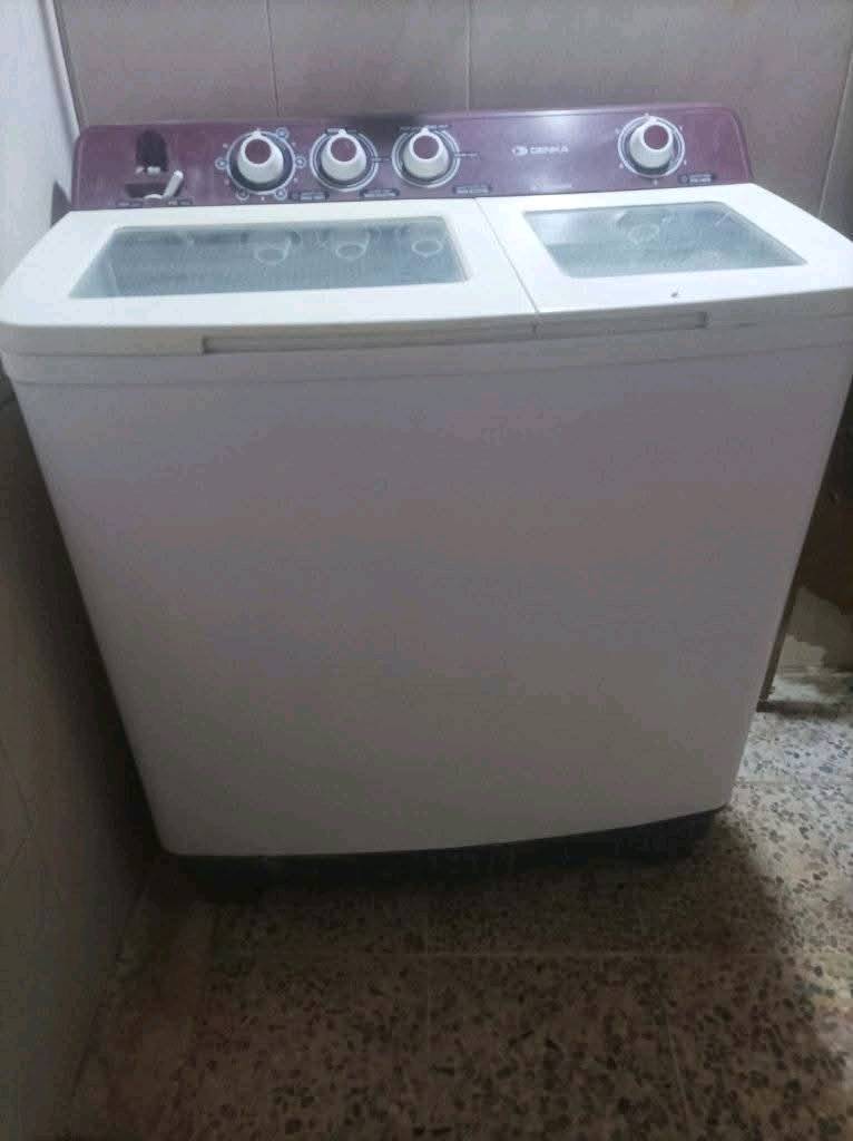 غساله دنكه شغاله ونضيفه 20 كيلو سعر 175 وبيها مجال مكاني بصره شارع 14 تموز رقم 7767821316