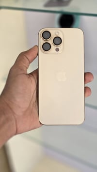 آيفون 16 برو ماكس • ٢٥٦ • بطارية ١٠٠%