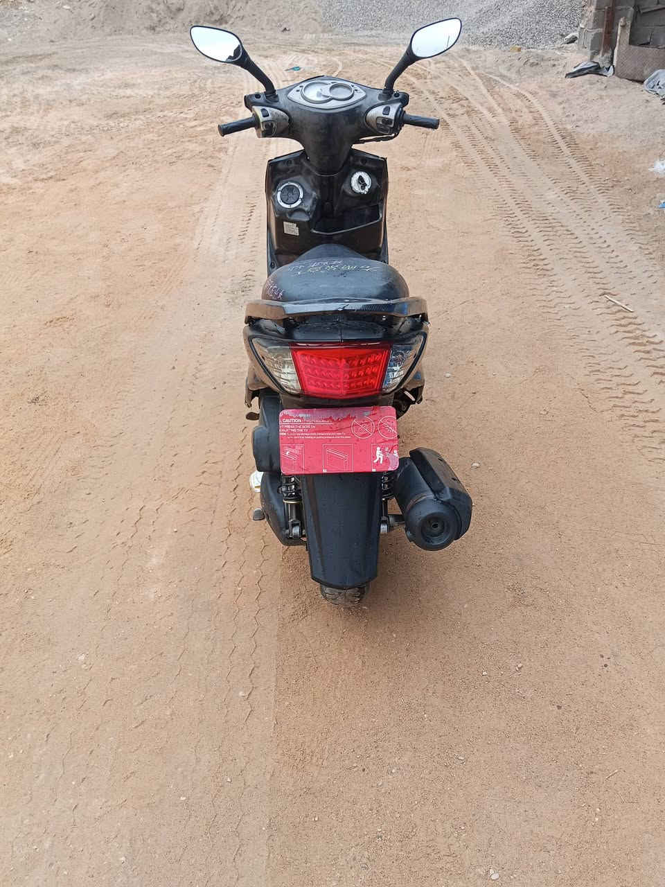 دراجه سكنس نوزل فحل  نظيفة سلف هندر كهربائيات كلها شغاله مكينه ابلاديه  ناعمه شلعه قويه اوراقها كامله مكاني الشعب سعرها 550 التليفون ***********
