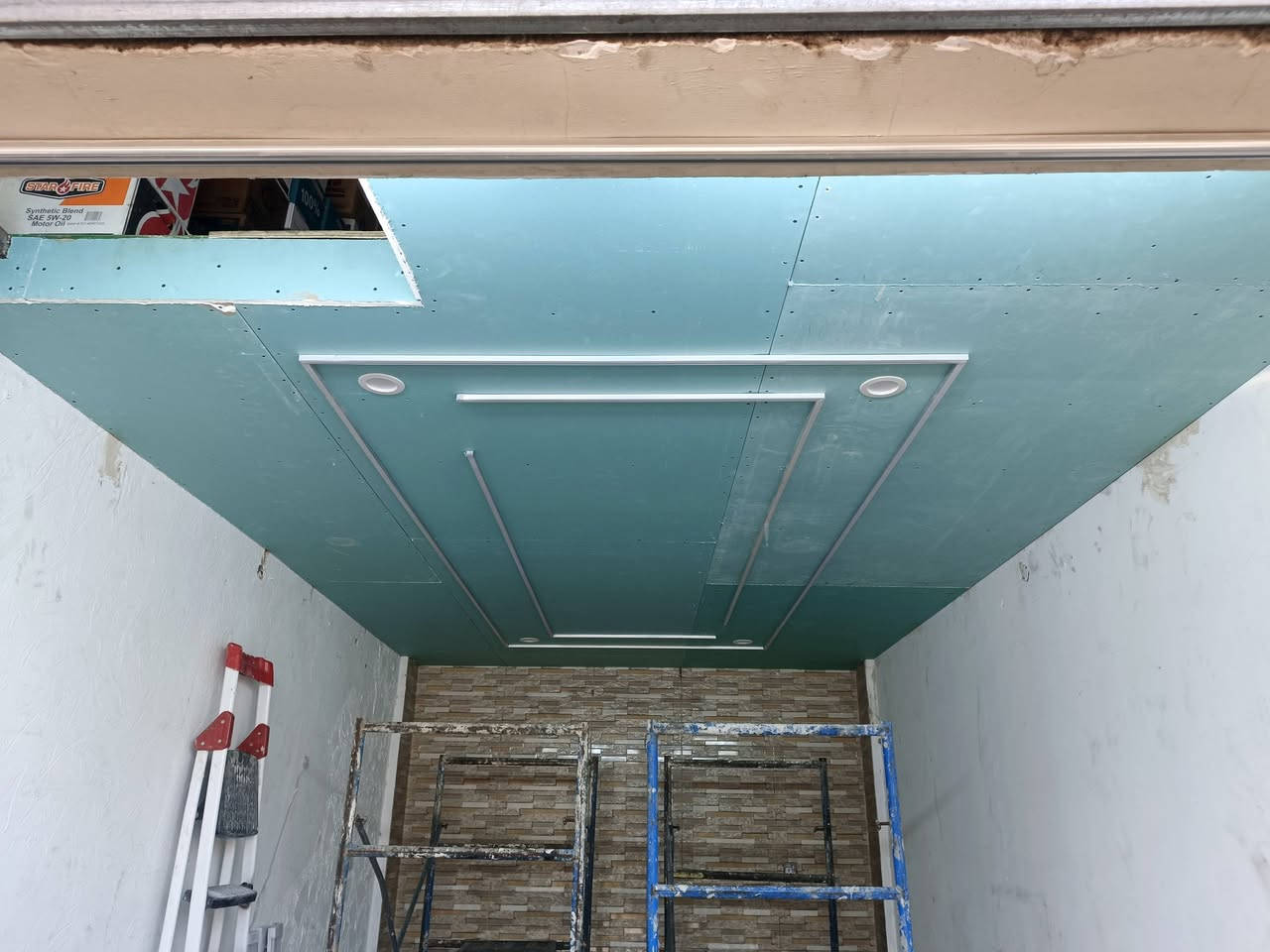 سلام عليكم اني خلفه صبغ طلس عام تصليح جيبس جوين وبرغي واجهات صبغ داخل خارج واجهات حد اديه تنضيف وصبغ شغل درجه اوله مرتب بلي يرضي الله مكاني نجف ***********
