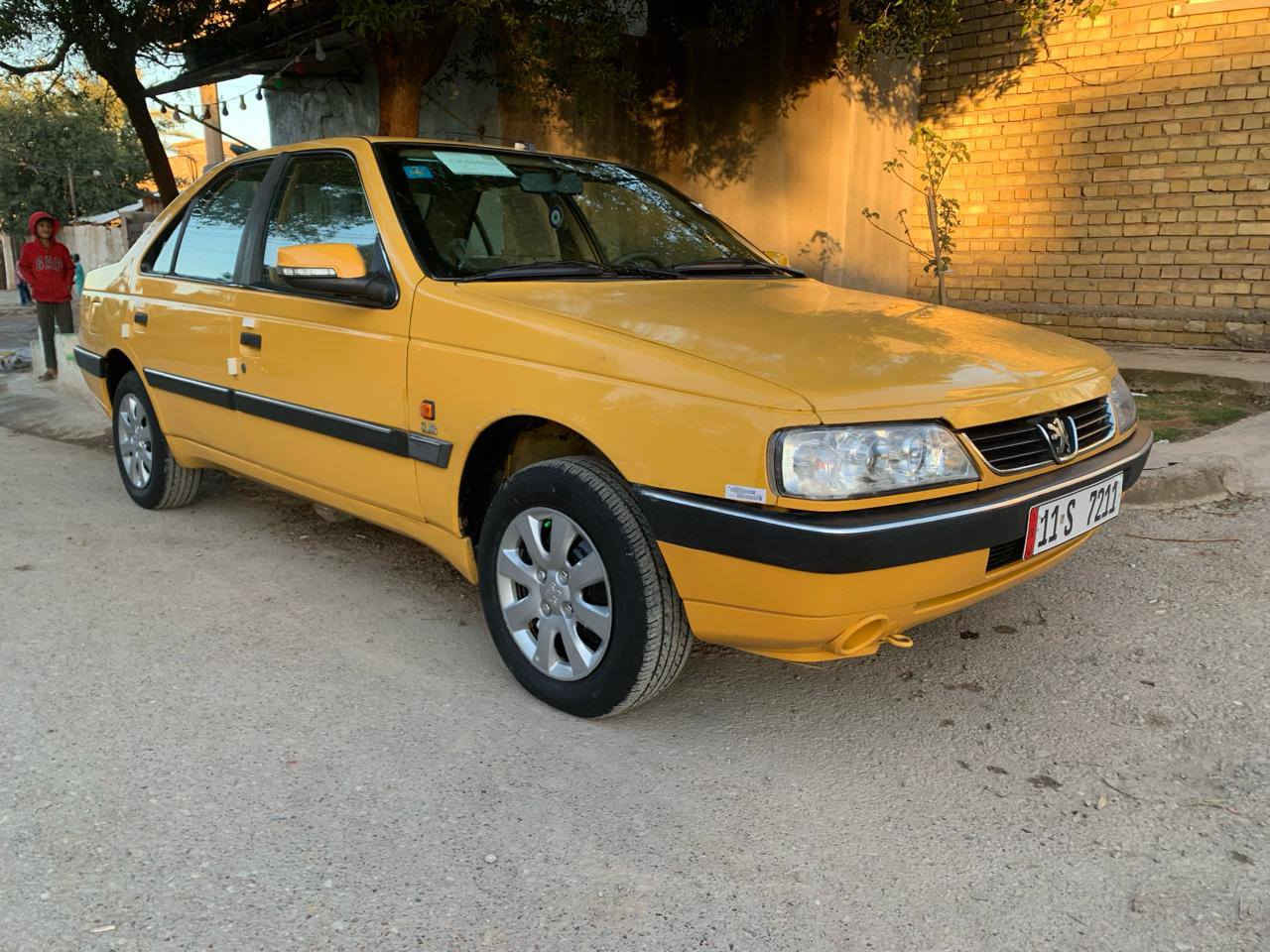 سلام عليكم بيجو لميس أكد 2016سياره كفاله عامه 
سياره جديده تخم تأير صدر امامي خلفي جديد سياره مال جناي مكينه وكير مكفولات سعرها ٤٩ وبي مجال مكاني بغداد رقم الهاتف ***********
