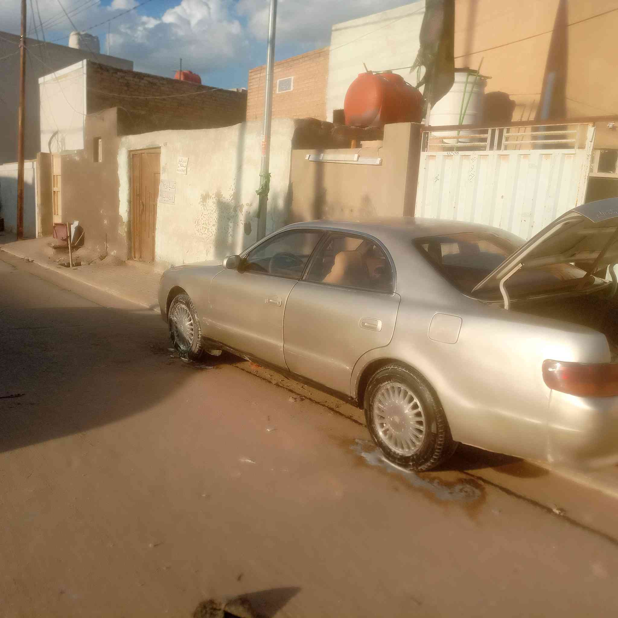 سيارة.شيزرمدل93سيارةمكفولة.السعر52.مكان.النجف.رقم.***********
