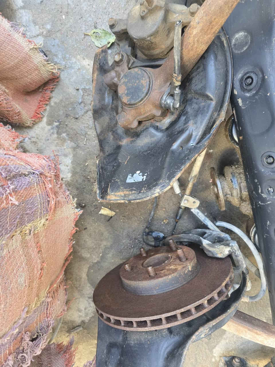 السلام عليكم
اقراض حداده عربانه كرسته مال تفصيخ كامله مع أغراض نواعم مثل طبلات لويات وبعد هواي نواعم موجوده 

مع 
مع سطابكسنات مال جنون كاملات بفجوجهن سعر مناسب 
تفلون ***********
