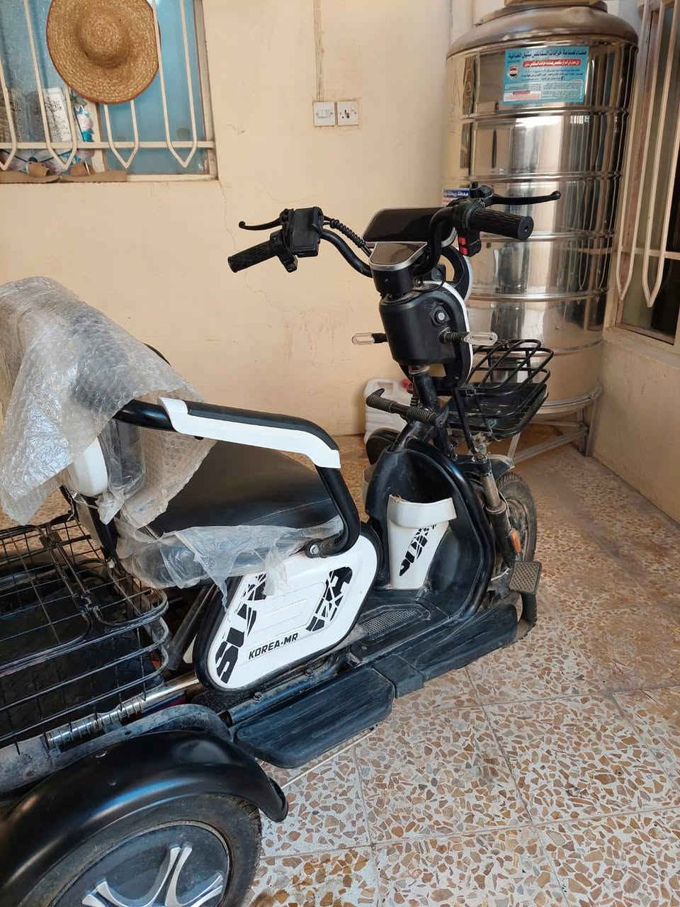 السلام عليكم دراجة شحن كبار السن الدراجة جديدة
سعره ٧٠٠ وبيهة مجال شي بسيط ***********
