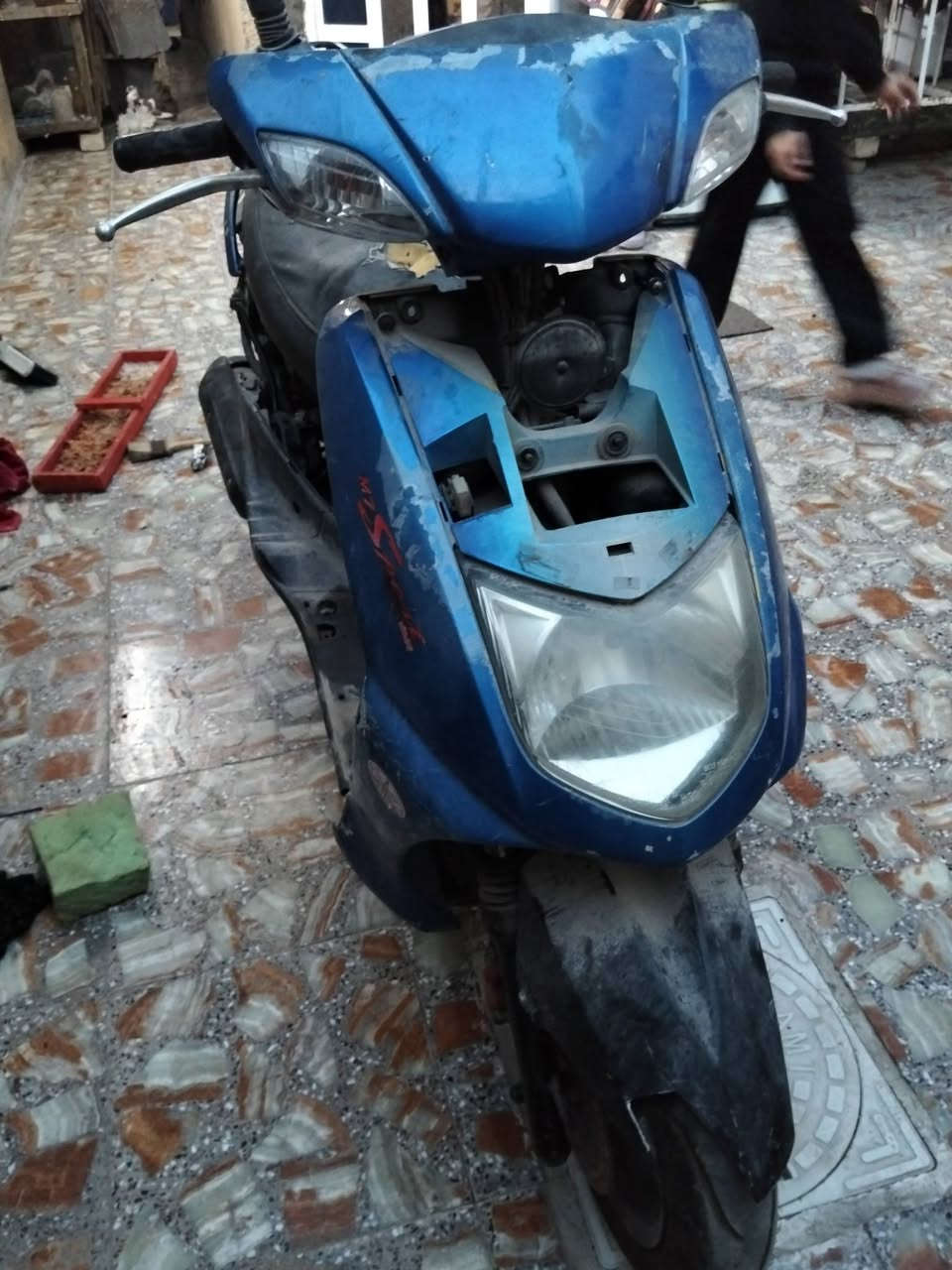 السلام عليكم درجه سكنس فحل 140
طافيه ماعرف شبيهه كفراتهه كامله وموجوده كهرباياته كله شغاله مكاني كفائات العبيدي السعر 150رقم الهتف***********
