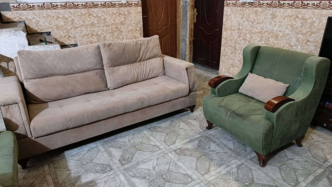 السلام عليكم اغراض للبيع اسعار مناسبة جدا اي استفسار اتصل ***********
