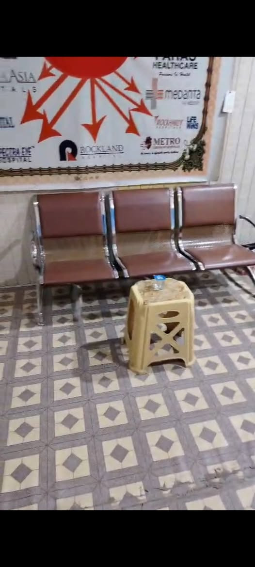 أغراض مكتب نظيفة للبيع كلها
ميز مكتب وكرسي
وكراسي متصلة عدد 2 =3مقاعد

وكرسي نايلون
المجموع الكلي 550 الف وبي مجال  بسيط


**إذا كنت صاحب هذا الإعلان وتريد حذفه لأي سبب، رجاءا أرسل رسالة إلى الدعم الفني**