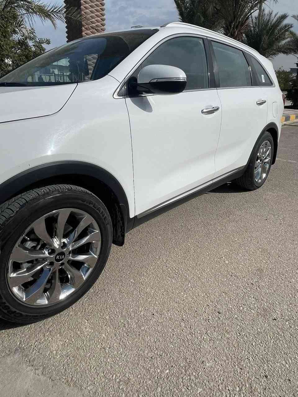 السلام عليكم سورنتو 2019 ماشيه  خليجي 160الف رقم بغداد كفاله عامه بالصور لاتكحيل بارد شبر بطرف البنيد بالسياره 
مواصفات سياره
حساسات اماميه خلفيه
محرك 6 سلندر
بردات خلفيه بلادي
اريل نفكيشن GPS9
4 وضعيات قياده سمارت ايكو سبورت نورمل 
كشنات كهربائيه
مكان السياره النجف الاشرف
السعر 255وبيها مجال
ملاحضه السياره اني جانيها مشتريها زيرو مو بياع شره ومرتب بيها هاتف -***********.بدون مراوس
