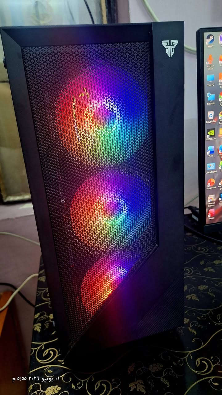Pc للبيع كيس + شاشة +سماعات
مواصفات الكيس المعالج (CPU):
Intel Core i5-10400F
6 أنوية / 12 خيط معالجة
تردد أساسي 2.90GHz

كرت الشاشة (GPU):
NVIDIA GeForce RTX 2060
ذاكرة 6GB VRAM

الذاكرة العشوائية (RAM):
16GB DDR4

اللوحة الأم (Motherboard):
MSI PRO H510M-B
(MS-7E05)

نظام التشغيل:
Windows 11 Pro 64-bit

إصدار DirectX:
DirectX 12
التخزبن 256 ssd +
1T Hdd
الشاشة MSI 180 HZ حجم 27 كارتونها موجود حيل جديدة + سماعات
مكان الموصل السعر 800 وبيها مجال
العنوان الموصل التواصل خاص او على الرقم
***********
***********

