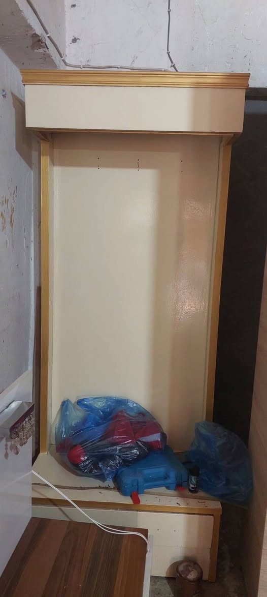 جربايه وميز وزاويه ب 75 الف
.بعقوبه ***********
