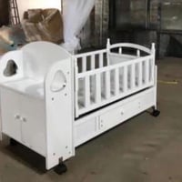 سرير اطفال • للبيع