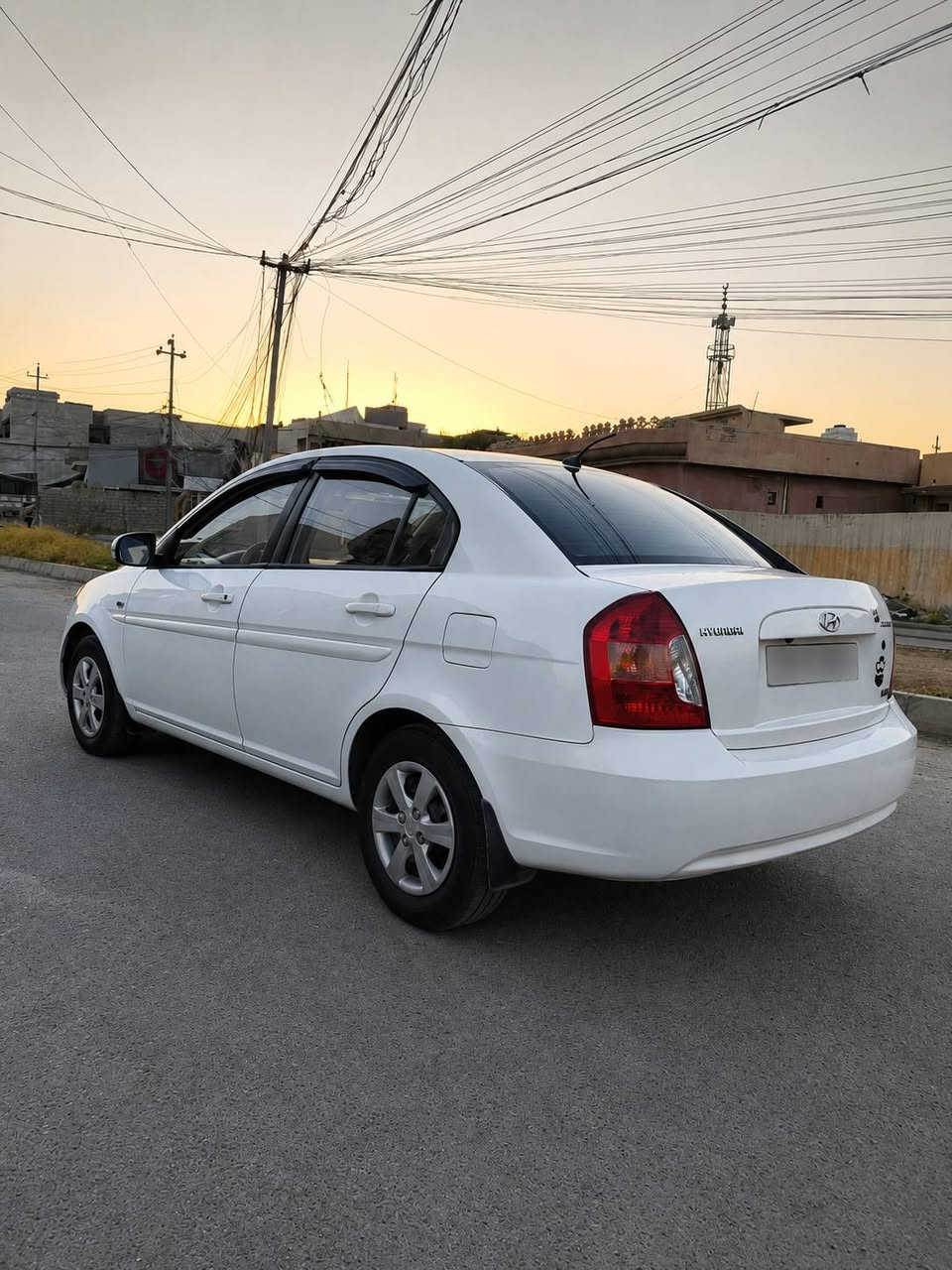 🔥 هيونداي أكسنت دبدوب2011 للبيع 🔥
🚗 اللون: أبيض
📍 الموقع: الموصل
⚙️ القير: أوتوماتيك
🔧 المحرك: 1.6
📊 الممشى: 180,000 كم
🪪 رقم أربيل (سنوية جديدة)
⚡ المواصفات:
هزة كاملة
جامات كهرباء
كيج حماية
🔧 الحالة:
السيارة نظيفة بشكل عام
يوجد ضرر خفيف بالدوّار الخلفي مال نفر 
السعر 107 بي مجال قليل
📞 للتواصل واتساب أو اتصال: ***********
