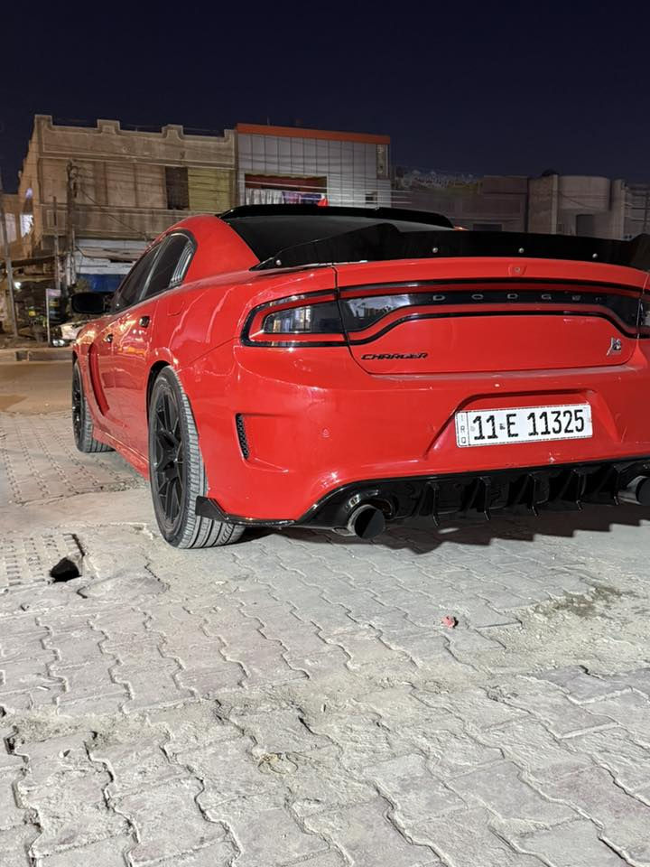 السلام وعليكم
جارجر 
موديل ٢٠١٥
لون احمر 
السياره RT 
فوول فتح 
جلد 
شاشه 
جبيره 
السياره بيها موصفات هواي 
بيها صبغ ثلالث قطع 
السياره كلش حلوه 
مكاني بغداد الشعب 
السعر ١٨٥ وبيها مجال 
***********
