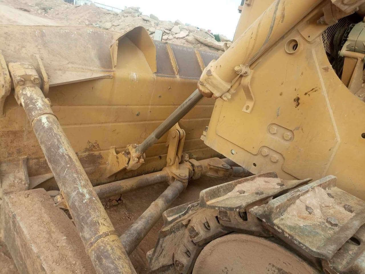 للبيع
بلدوزر كتر دي آت 
موديل 82 
رقم انبار 
تحويل مباشر 
مكينه مكفوله نضافه درجى اولى 
السعر تواصل على الرقم  ‎***********
