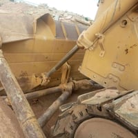للبيع بلدوزر كتر دي آت  موديل 82  رقم انبار  تحويل مباشر  مكينه مكفوله...