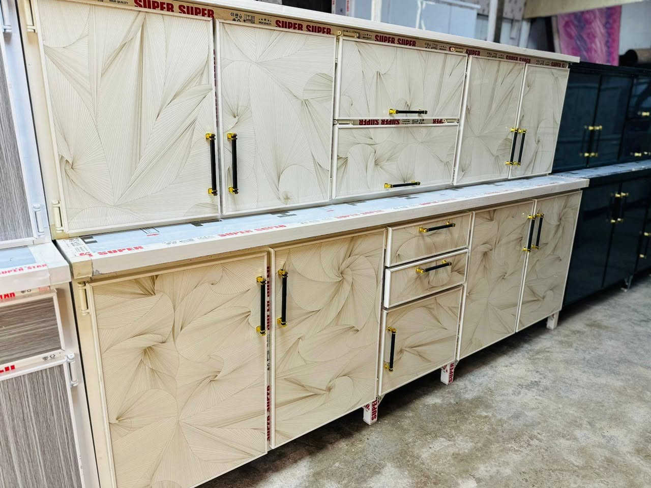 بسم الله 
وصلتنا وجبة كاونترات جديد شغل حطاطة ،🌲 يرهم مراوس ونشتري القديم 
موقعنا شهربان مجاور البريد قرب جمعية جنة شهربان ***********
