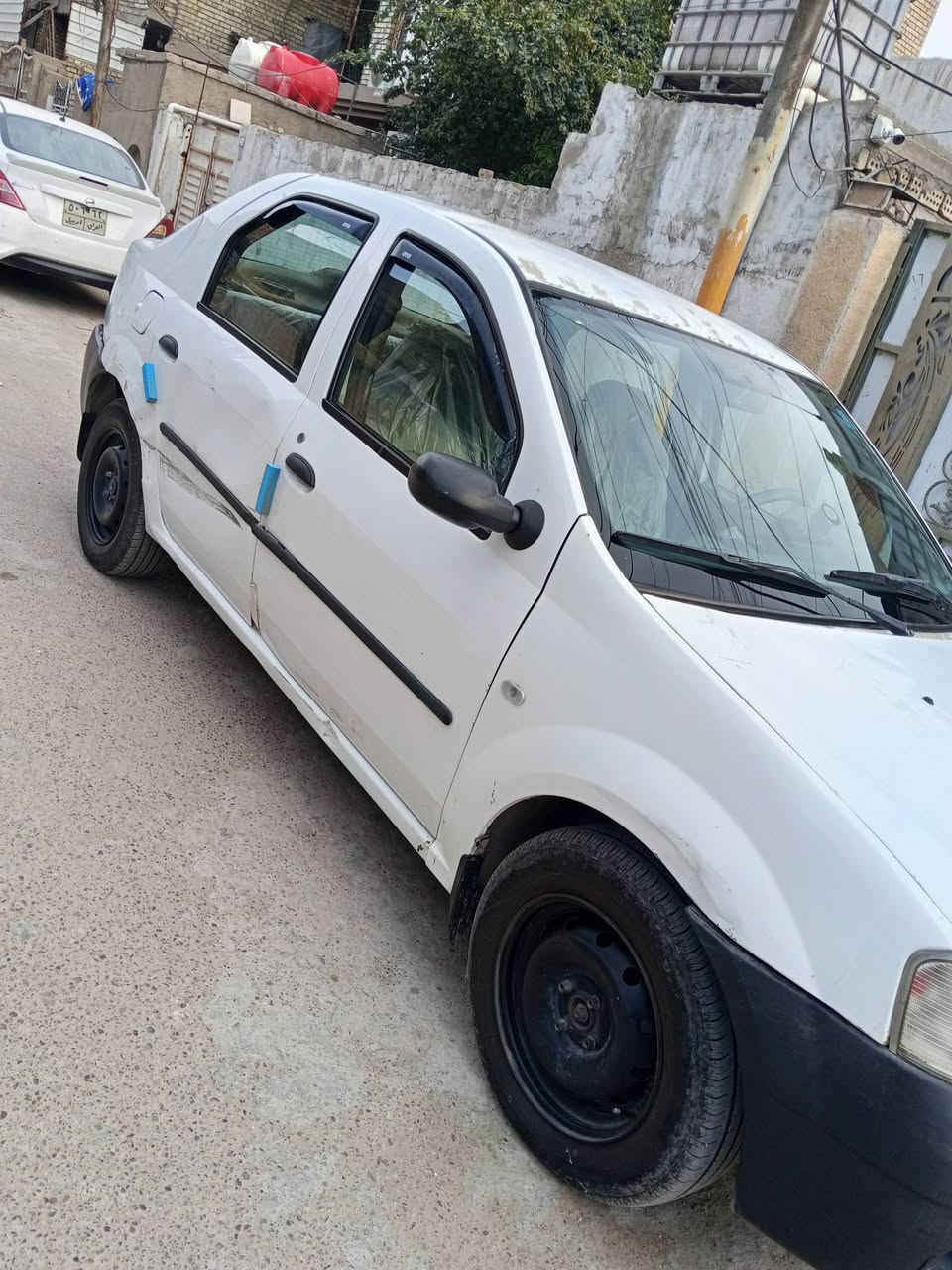 سلام عليكم رينو لوكان 2009 محرك كير خير من الله تبريد ثلج مابيها حادث فقط طخات بسيطه سيارة ناعمه وجاهزه خير من الله ب اسمي سيارة رقم سنوية جديدات اني سويتهن رقم جديد اريدها 45وبيها مجال  مكانها رئاسة العبيدي الاتصال ***********
