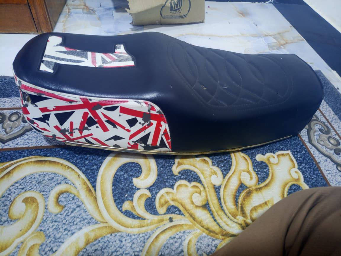 السلام عليكم كشن تفصال رقم واحد دبل قاعده شرط الثقيل للبيع بعده جديد وقاعدته جديده ما بيه زنجار سعر 35 قفل بدون مداهر مشتري ب 45 يومين وفتحته رقمي 
***********
