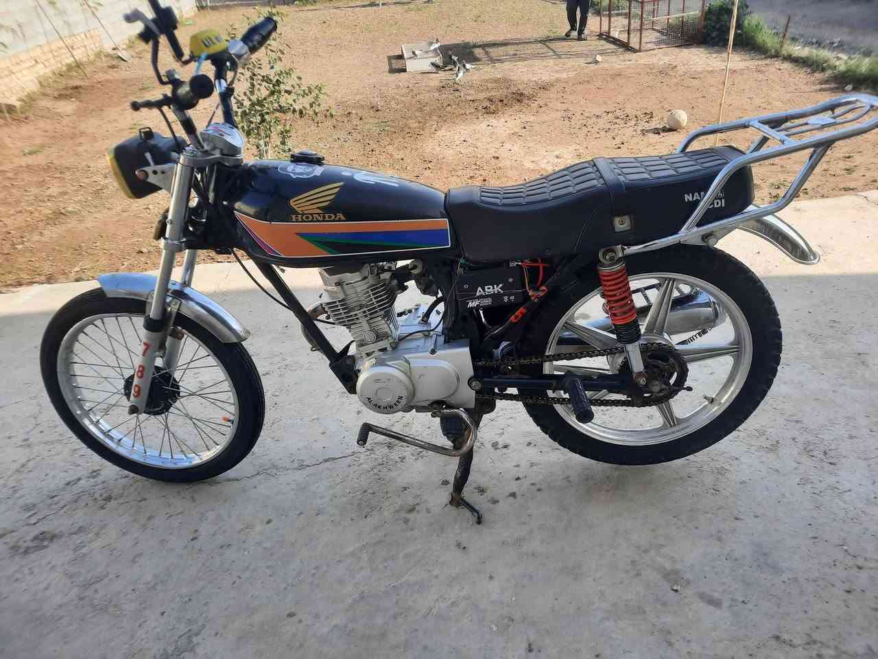 سلام عليكم اخوان ايراني 4 كير موديل 24 دراجة كفالى عامة مكينة تشك الكاع كهربائيات شغالة سعر 450 وبيهة مجال شي قليل مكاني بغداد - شعلة  رقمي واتساب متواجد ***********
