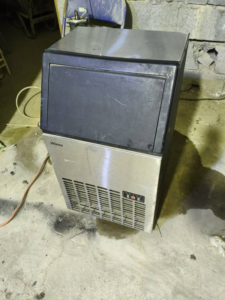 ثلاجات نظافه فول مكعبات الثلج 
ثلاجات ستيل بابين كبيره الحجم لصحاب المطاعم تجميد وتبريد اضافه عارضات البيبسي البصرة, العراق


**إذا كنت صاحب هذا الإعلان وتريد حذفه لأي سبب، رجاءا أرسل رسالة إلى الدعم الفني**