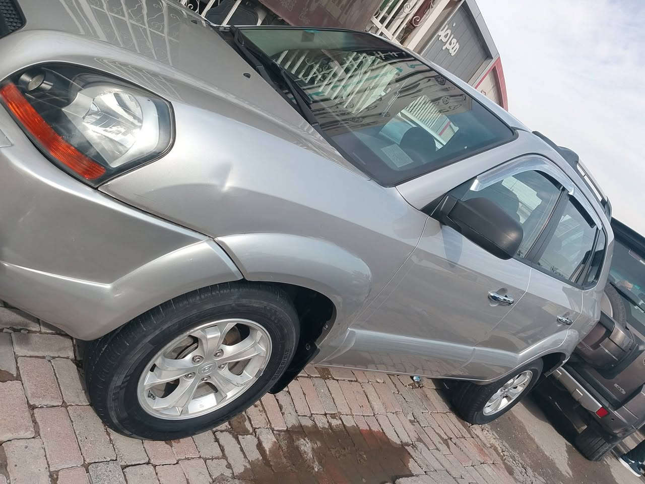 السلام عليكم 
توسان موديل 9 خليجي شركه عامه  كفاله عامه ما عد.بنيد ثار جراد مصبوغ   2000دوش مكينه جديدي جاهزه من كل نواحي بل عافيه ياخذها كير رقم ديالى نكليزي سنويا جديد تحويل ثاني بي حالوب صفحه وحد  سعار سياره 98بي مجال حك جيتك العمله العنوان بغداد بلديات نتصل وتدلل 
***********
