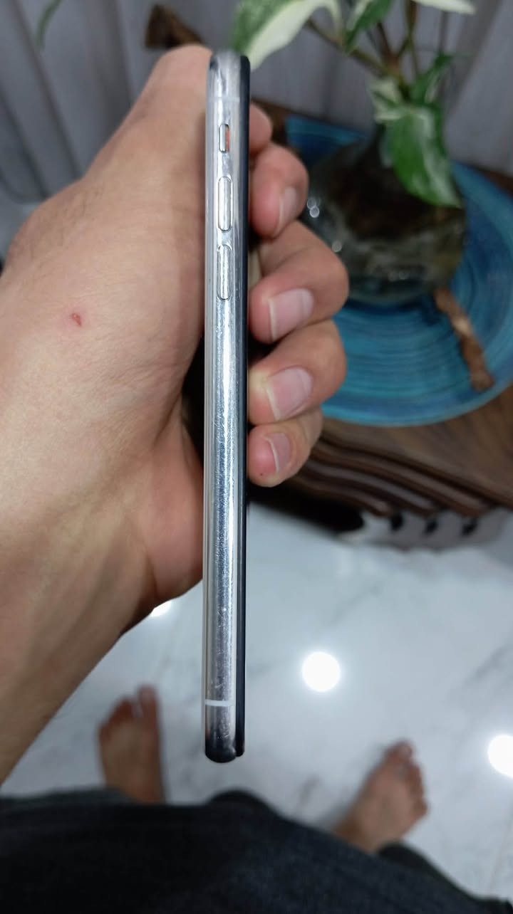 ‏السلام عليكم ‏iPhone XS نورمان ما مفتوح فقط بمشكلة Face ID واقف بسب التحديث البطارية 75 جهاز نظيف نظافة فول كاميرا فول سماعة كل شغالة سعر 150  للتواصل ￼ الاتصال *********** بي واتساب همين￼
