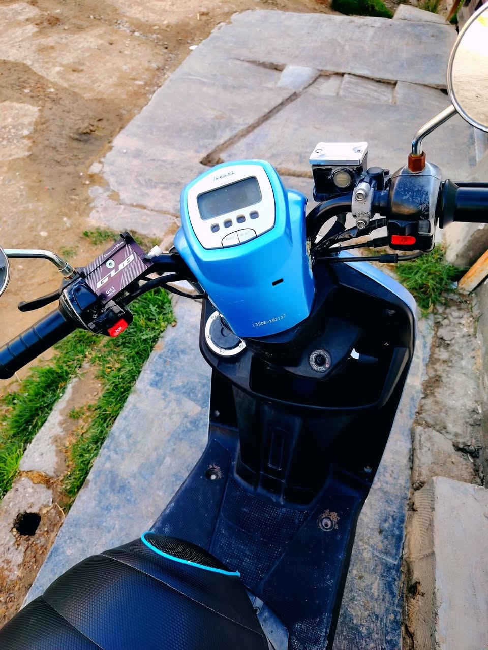 دراجه بوليس ماكس نوزل
2011 دراجه نكره 
مكينه مكفوله
بعقوبه سعر 600 وبيها مجال بسيط
...........................
***********
