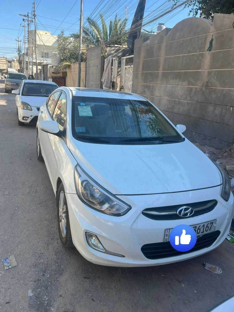 السلام عليكم 
هونداي اكسنت خليجي
مديل 2014 
المواصفات فول الأخير
1.فتحة سقف 
2 .كامره دواره
3.شاشه تاب 
4.تحكمات بلستيرن 
5.مري شفط 
6.اشاير بلمري
7.نضام ايكو 
هواي بيه مواصفات 
مكينه 1600 شرط كفاله مامفتوح برغي 
كير مكفول شرط برغي مامفتوح
رقم وسنويه وهزه كلهم جدد لل31 
تبريد حداديه خير من الله 
السيارة كفاله من لضربه والتبديل 
بيه صبغ باب ونص فقط صبغ رش 
المكان.البصره 
***********
السعر 88
